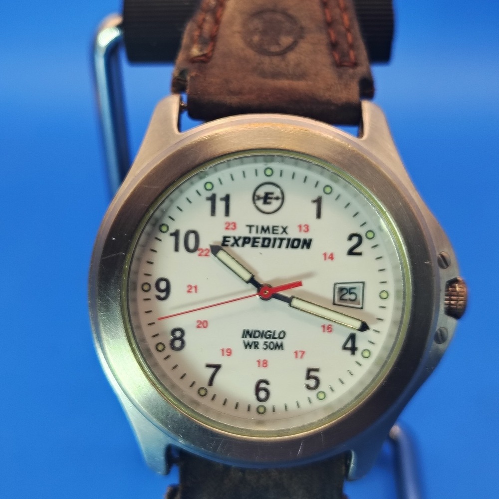 Vintage Timex‎ Expedition Date 38mm Mens Quartz Watch Leather Strap (No Indiglo)